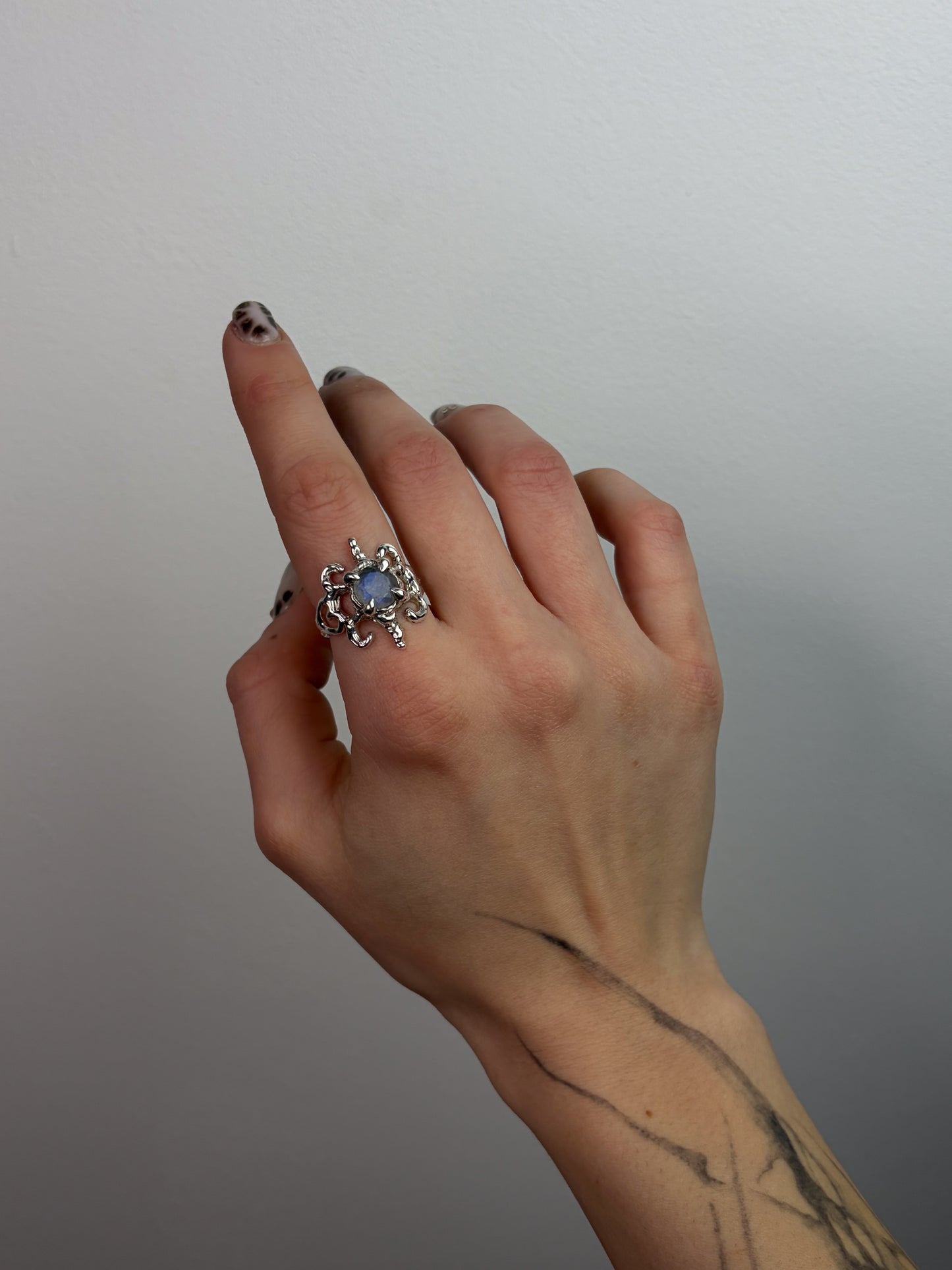 LUNA RING
